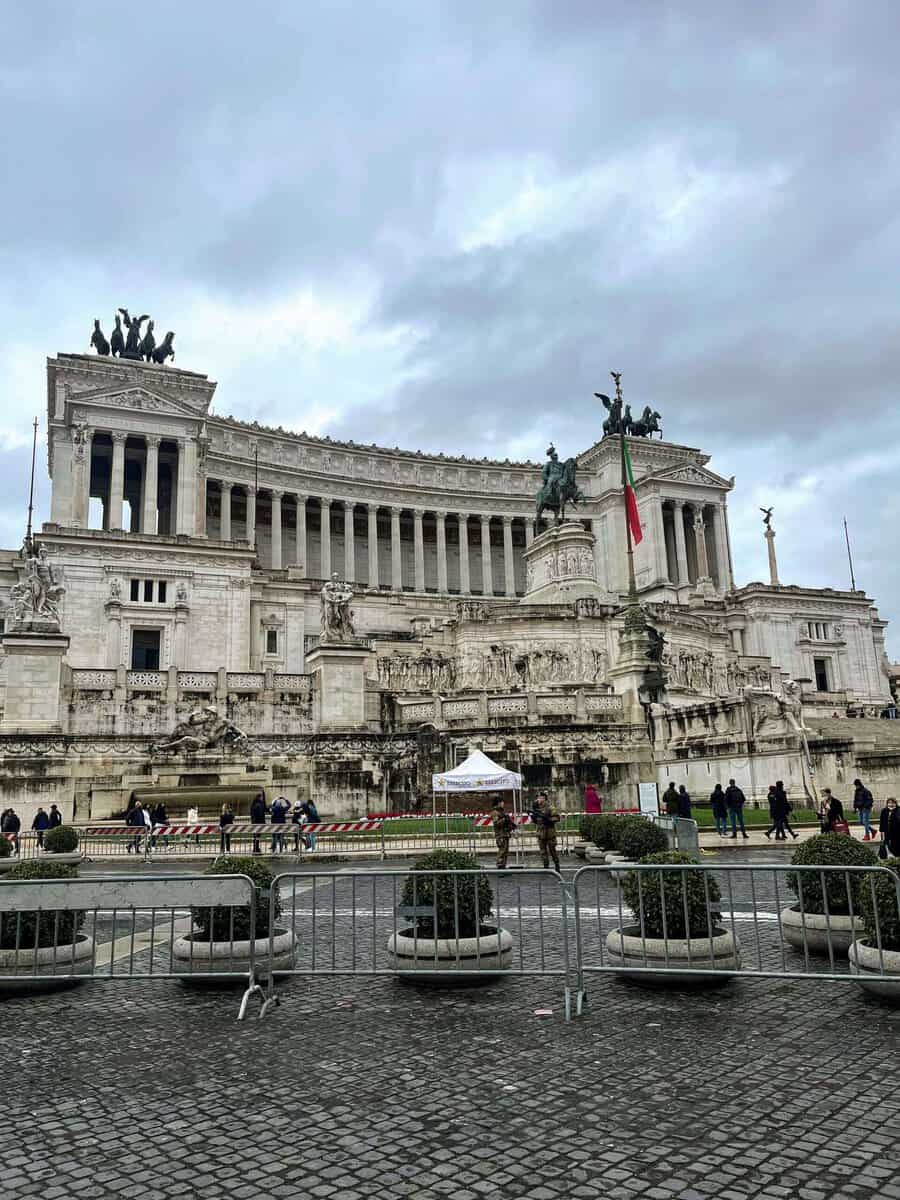 rome to naples by train main plaza of rome