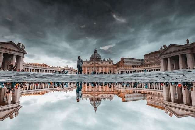 best-vatican-tours-reflection-view