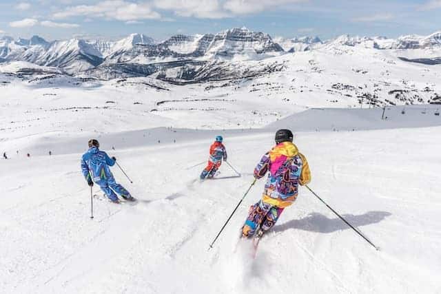 people skiing