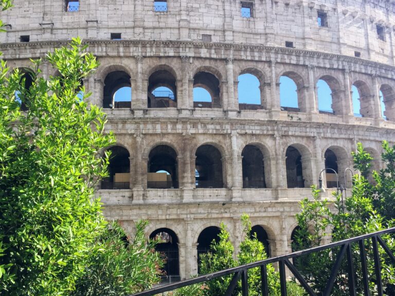 popular solo travel destinations in Italy - Rome colosseum