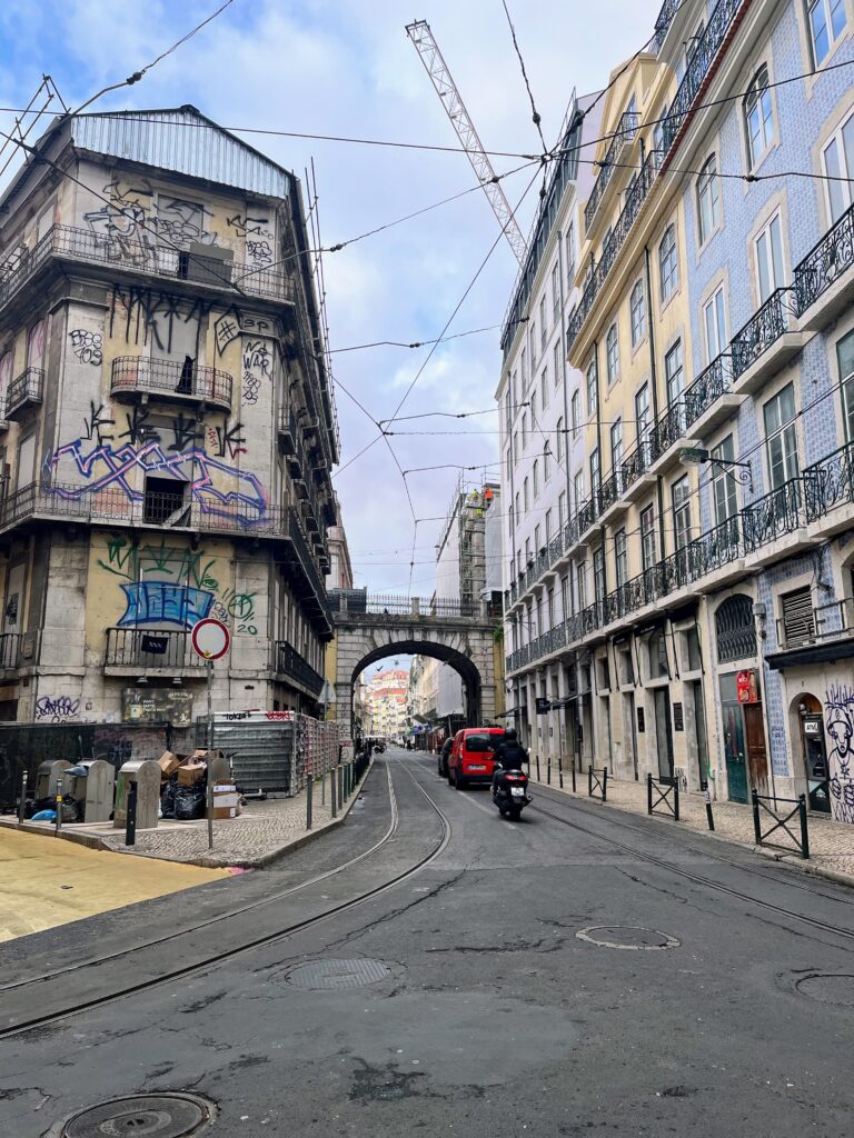 getting around Lisbon