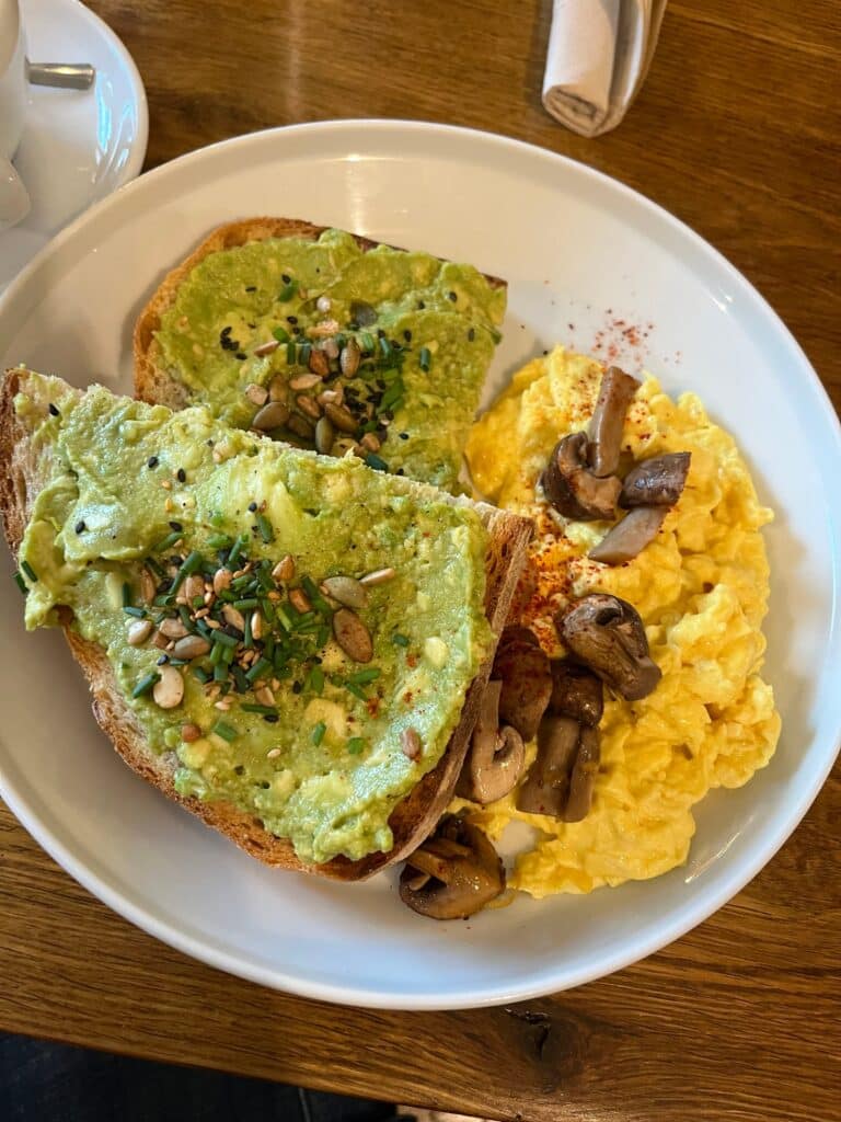 avocado toast and eggs in Toulouse