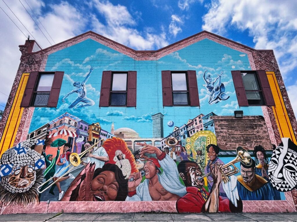 mural outside homes in garden district New orleans