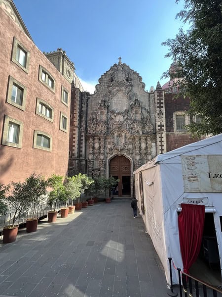buildings in city center, an area worth exploring during 4 days in Mexico City